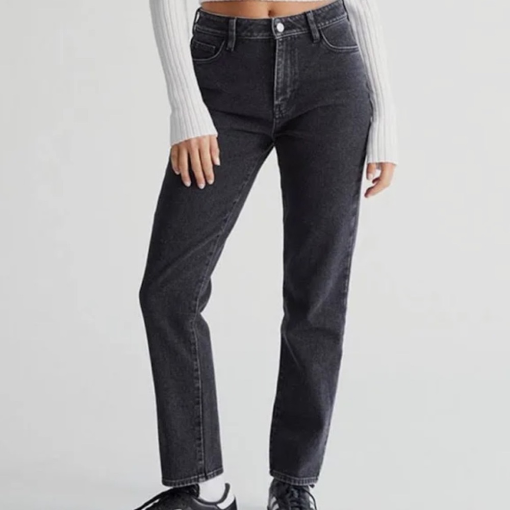 Pacsun Women’s Black Wash Mom Jeans